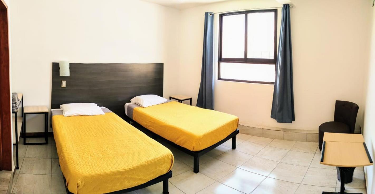 Casa Republik Hotel Leon Bagian luar foto
