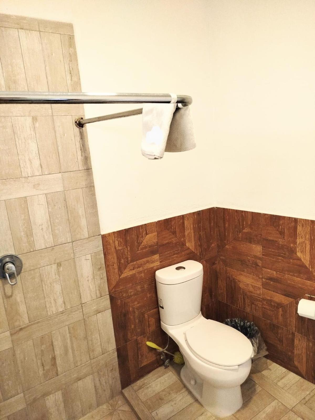 Casa Republik Hotel Leon Bagian luar foto